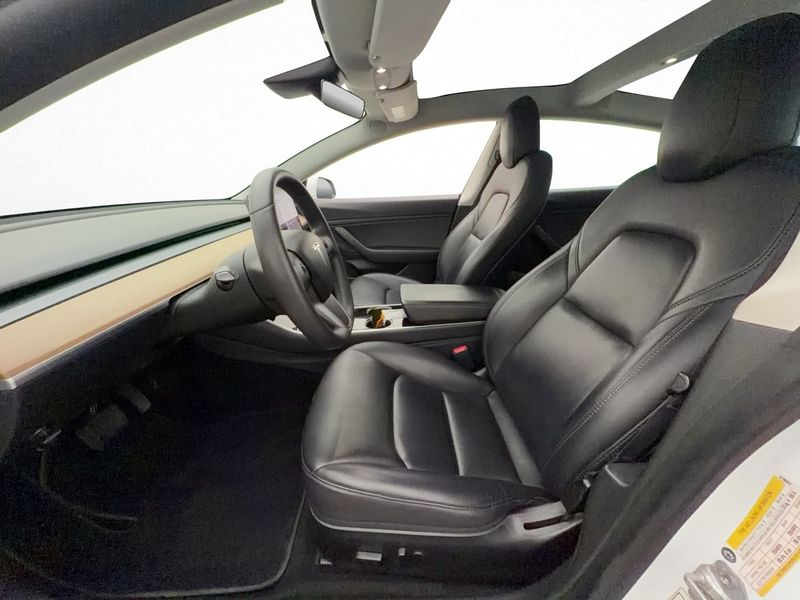 Tesla Model 3 bild 16