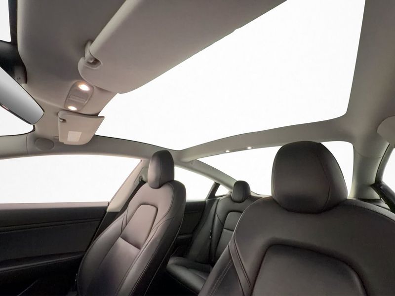 Tesla Model 3 bild 17