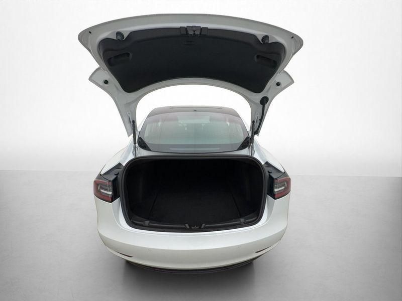 Tesla Model 3 bild 9