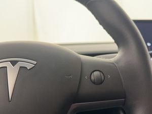 Tesla Model 3 bild 25