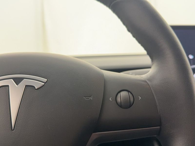Tesla Model 3 bild 25