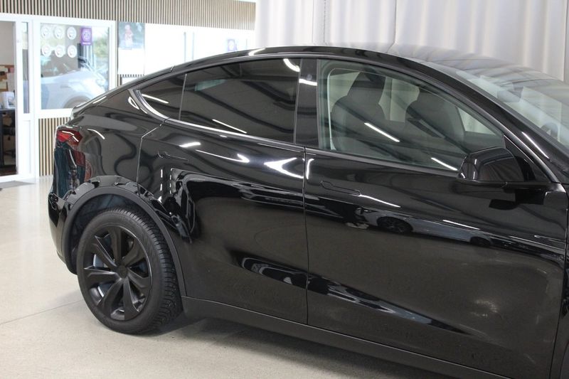 Tesla Model Y bild 7