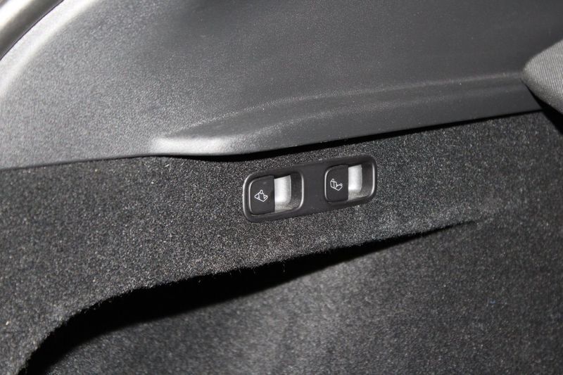 Tesla Model Y bild 24