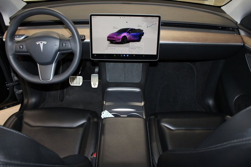 Tesla Model Y bild 15