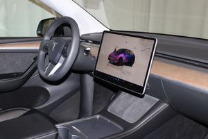 Tesla Model Y bild 18