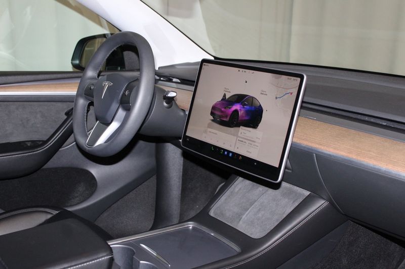Tesla Model Y bild 18