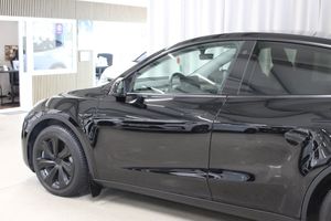 Tesla Model Y bild 13