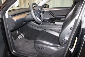 Tesla Model Y bild 17