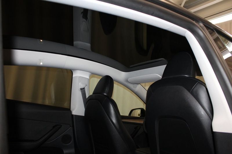 Tesla Model Y bild 21