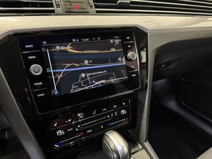 Volkswagen Passat bild 8