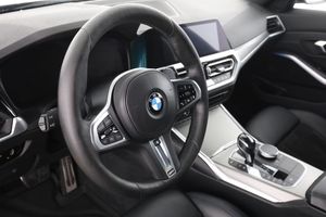 BMW 330 bild 12