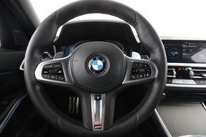 BMW 330 bild 19