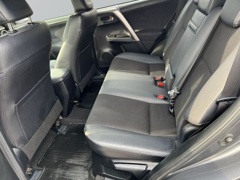 Toyota RAV4 bild 7
