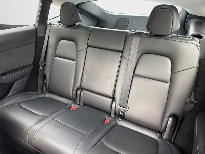 Tesla Model Y bild 14