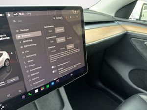 Tesla Model Y bild 18