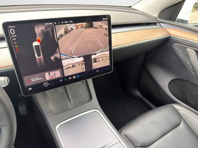 Tesla Model Y bild 12