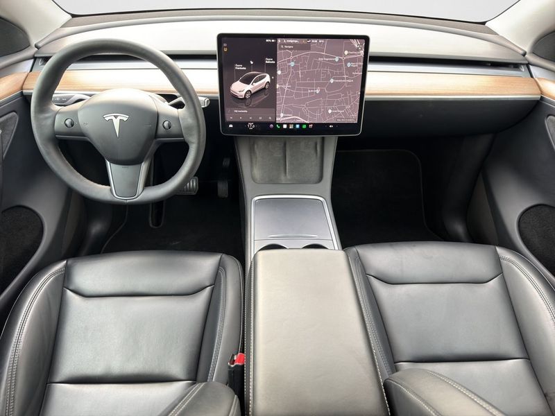 Tesla Model Y bild 11