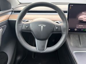 Tesla Model Y bild 10