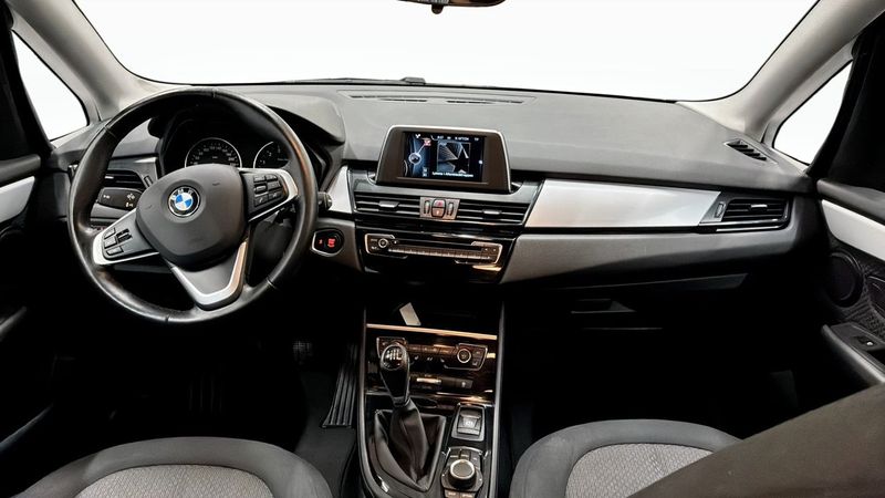 BMW 218 bild 4
