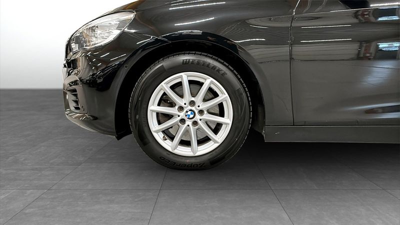 BMW 218 bild 9
