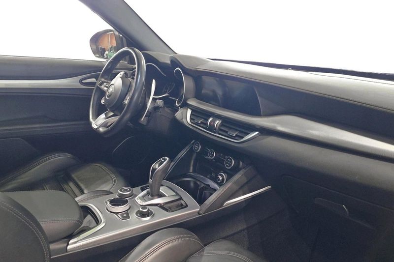 Alfa Romeo Stelvio bild 7