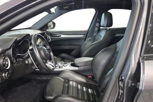 Alfa Romeo Stelvio bild 13