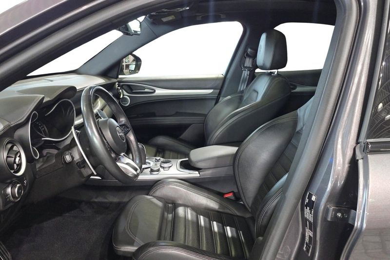 Alfa Romeo Stelvio bild 13