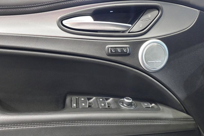 Alfa Romeo Stelvio bild 11