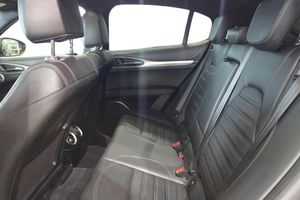 Alfa Romeo Stelvio bild 9