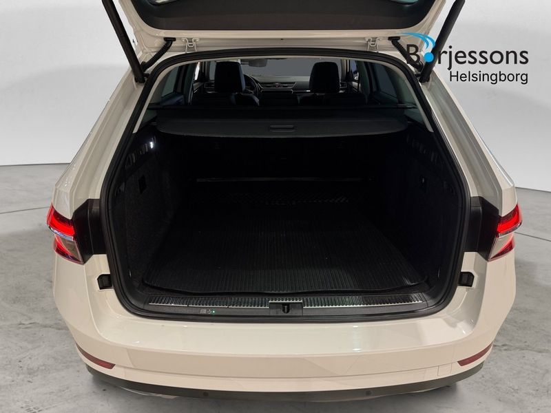 Skoda Superb bild 16