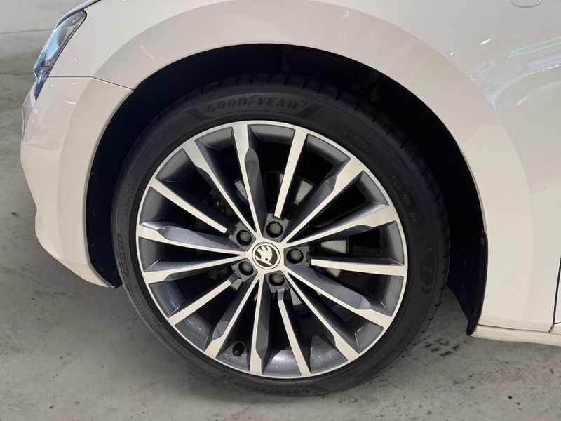 Skoda Superb bild 6