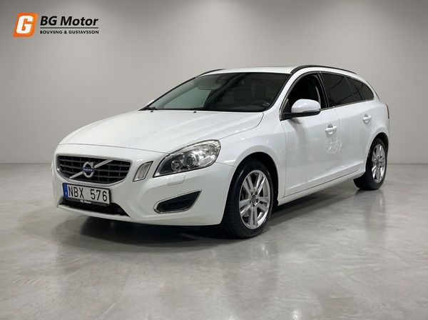 Volvo V60 D4 163HK Business Edition Drag/D-Värm/Skinn/Kamrem Bytt - 2013