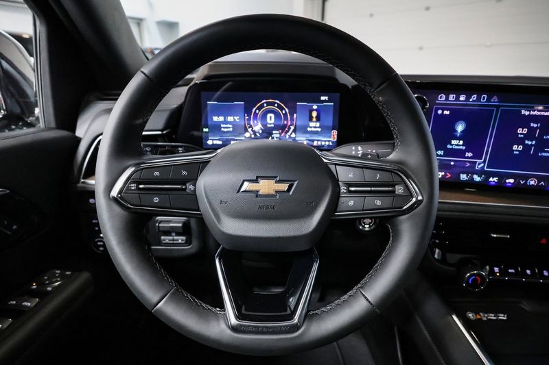 Chevrolet Suburban bild 17
