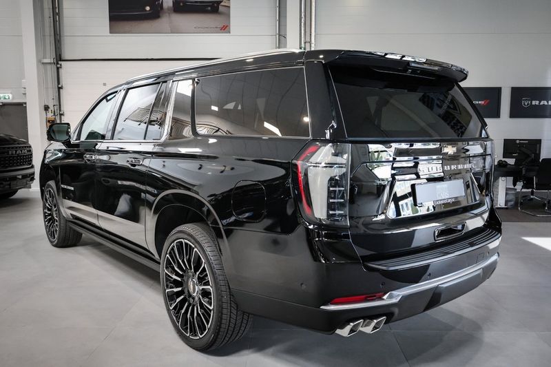 Chevrolet Suburban bild 5