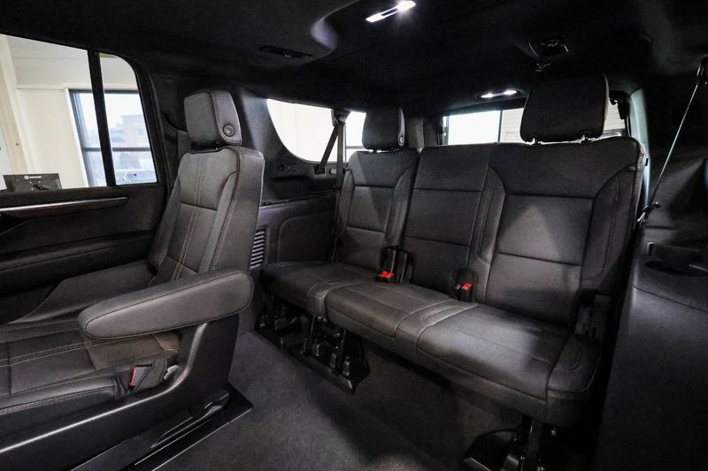 Chevrolet Suburban bild 21