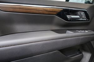 Chevrolet Suburban bild 23