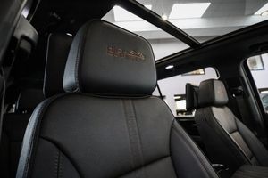 Chevrolet Suburban bild 34