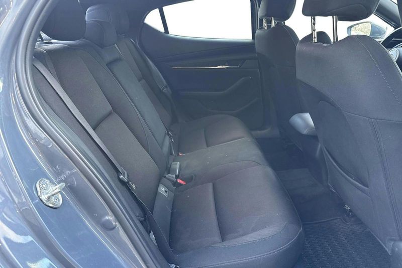 Mazda 3 bild 8