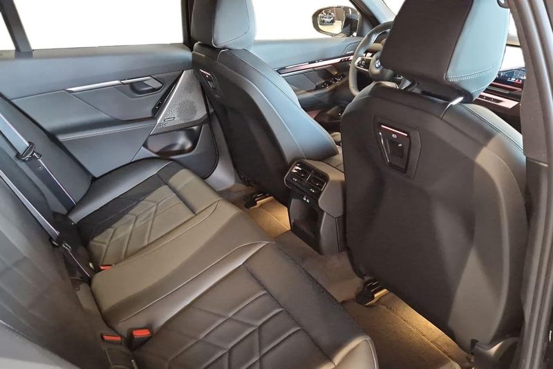 BMW 530 bild 9