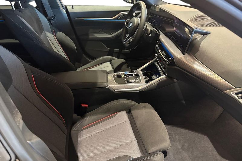 BMW i4 bild 7