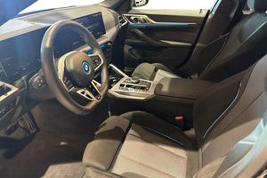 BMW i4 bild 14