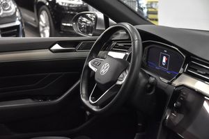 Volkswagen Passat bild 9