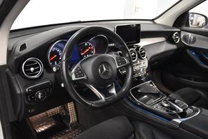 Mercedes GLC220 bild 9