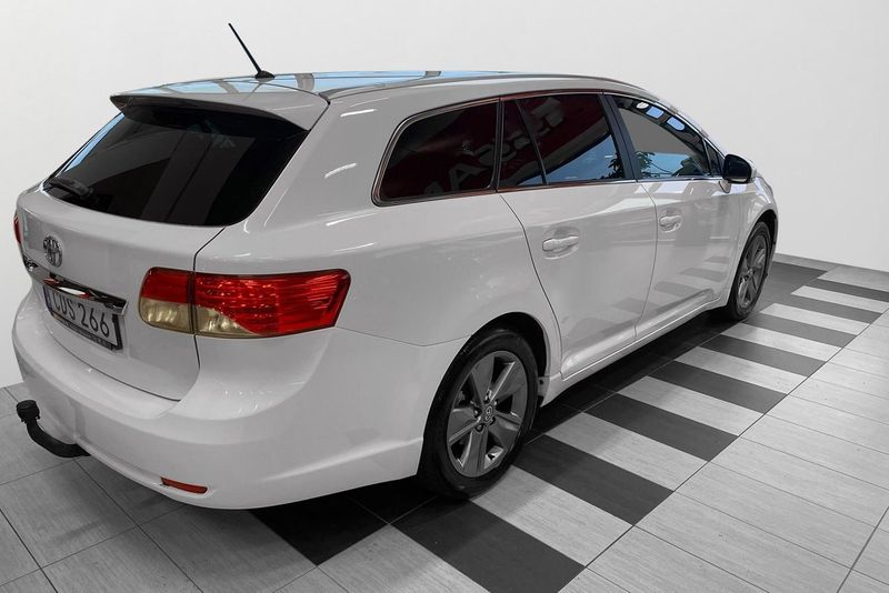 Toyota Avensis bild 6