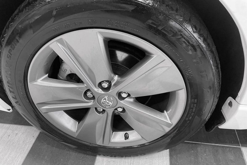 Toyota Avensis bild 17