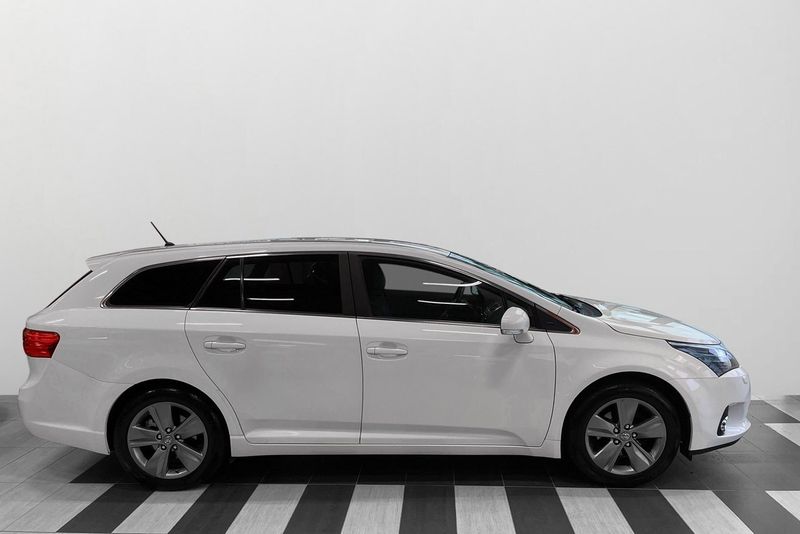 Toyota Avensis bild 4