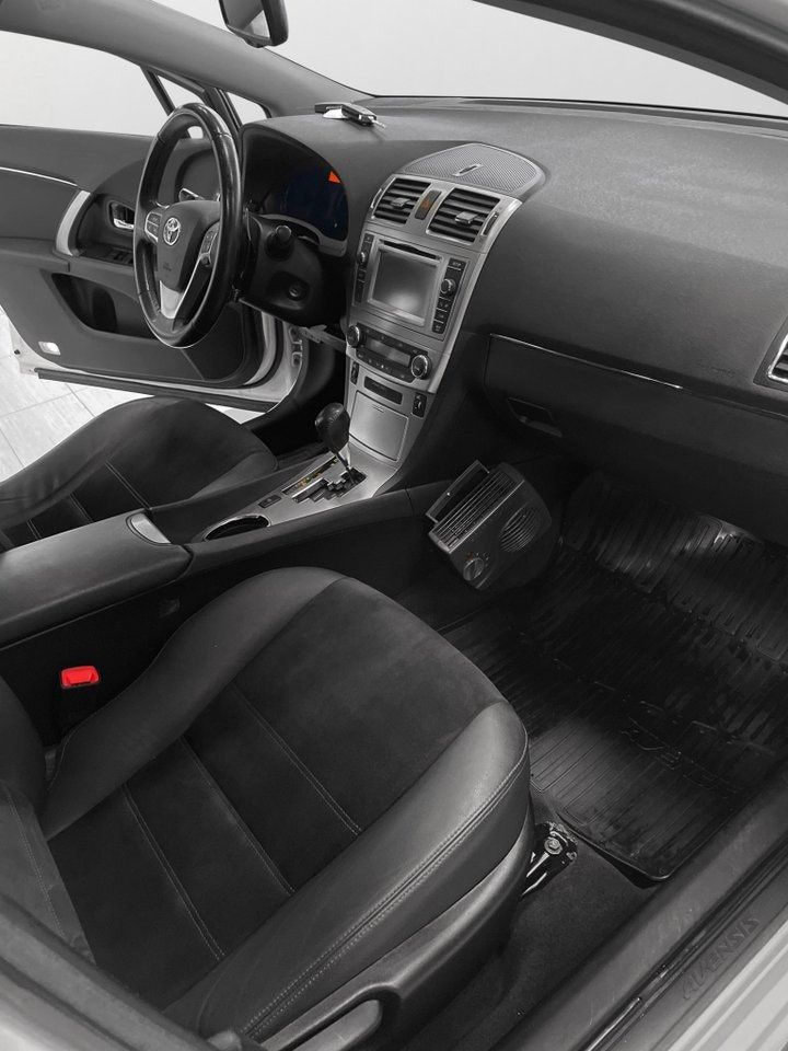 Toyota Avensis bild 14