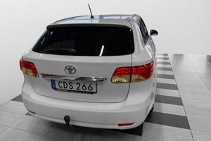 Toyota Avensis bild 8