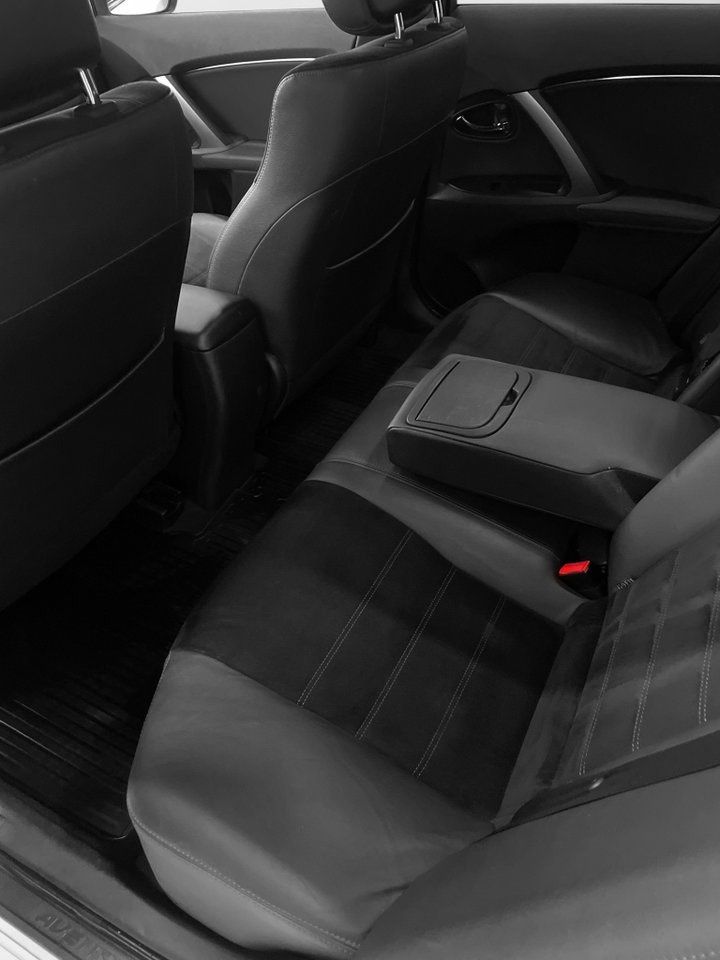 Toyota Avensis bild 15