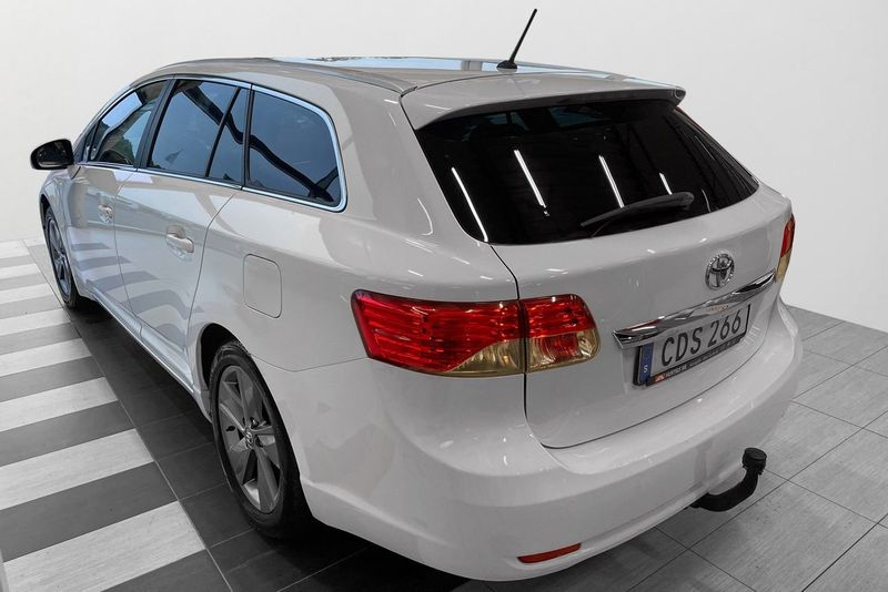 Toyota Avensis bild 7